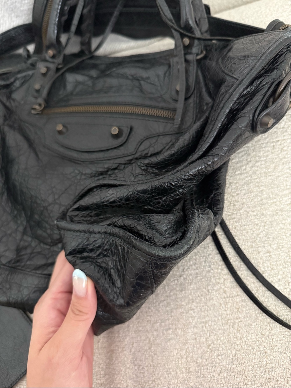 Balenciaga LE CITY BAG MEDIUM IN BLACK - Picture 7 of 10